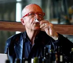 Peñín cata en un día 156 vinos Rías Baixas para su nueva guía