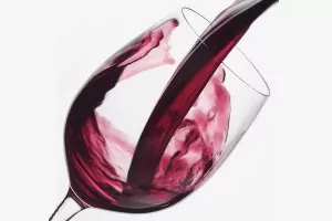 Dos vasos de vino al día, el secreto de las mujeres contra las enfermedades