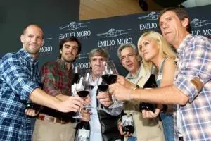 Gonzalo Miró e Imanol Arias, en la vendimia solidaria de Bodegas Cepa 21