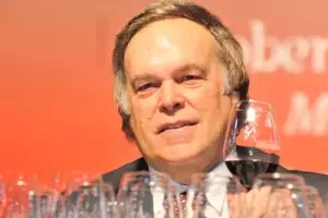 Robert Parker califica a los Albariño, Bierzo y Yecla de vinos de regiones “muy a tener en cuenta”