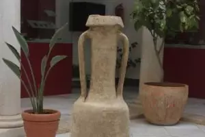 Hallada en Vélez un ánfora romana con vino del siglo I en su interior
