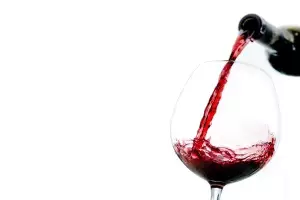 El vino de mesa triplica su precio y obliga a ‘Don Simón’ a comprarlo en Chile