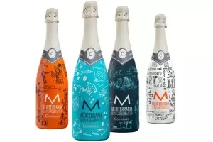 Codorníu presenta 4 botellas de Mediterrania diseñadas por Javier Mariscal