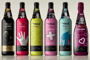Bodegas Vicente Gandia lanza vinos solidarios apadrinados por celebrities