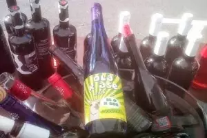 ‘Ola K ase’, ‘Teta de Vaca’ o ‘Gran Cerdo’: los vinos divertidos buscan su mercado