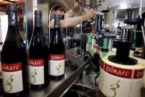 Londres obsequia con vino de Ribeira Sacra por Navidad