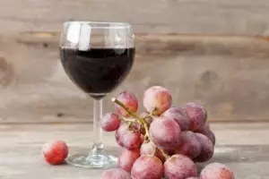 El vino tinto previene la pérdida de memoria