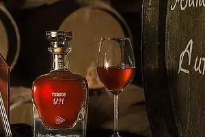 Barbadillo presenta Versos 1891, un amontillado de 10.000 euros