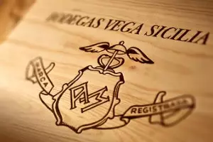 Pagan 14.000 euros por 6 botellas de Vega Sicilia en una subasta en Hong-Kong