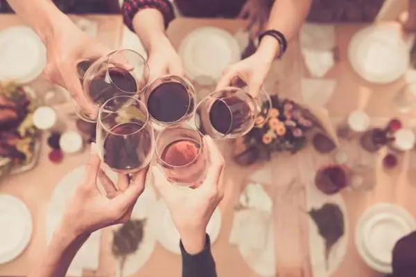 10 consejos para acertar con el vino en las comidas o cenas de Navidad