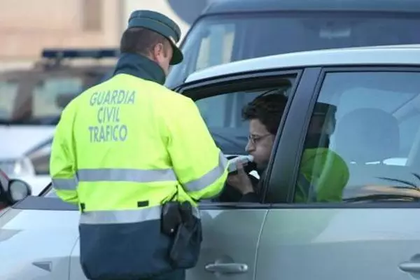 ¿Con cuántas copas de vino o cervezas se puede dar positivo?