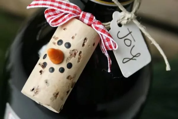 16 ideas para reciclar corchos de vino en Navidad