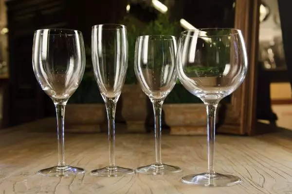 El vino, ¿en copas de cristal o vidrio?