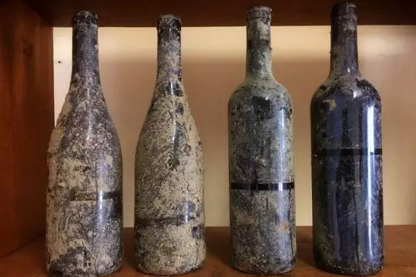 Un vino portugués envejecido en el fondo del Océano Atlántico