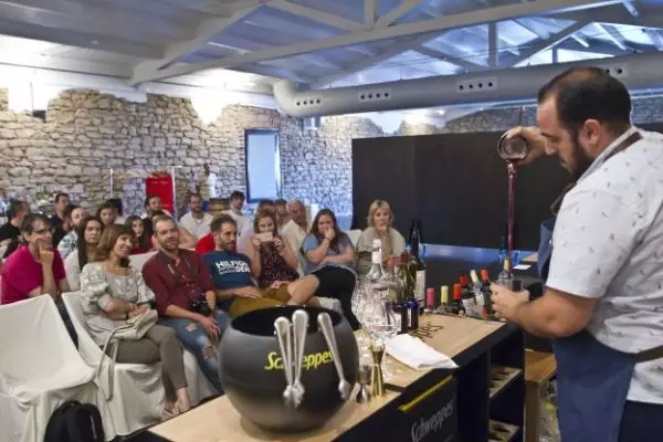 La coctelería riojana reivindica el uso del vino