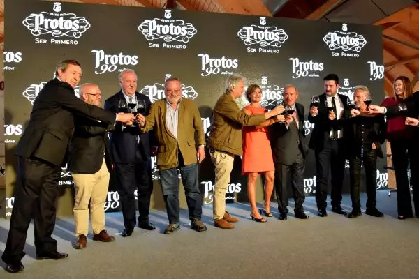 Bodegas Protos celebra su 90 aniversario rodeado de ilustres amigos