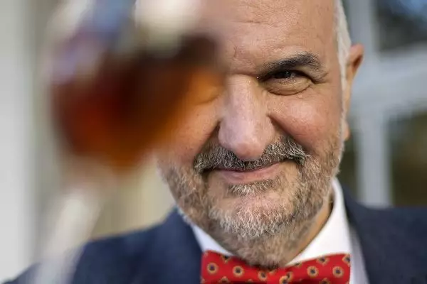 Joan C. Martín gana con «Pasión por el Vino» el Premio Gourmand 2018